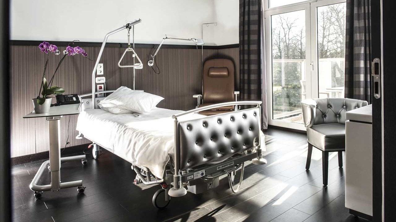 Europe Hopsitals - Patient Room - Dr Joe Hellers - Plastic and Aesthetic Surgeon- Brussels, Luxembourg